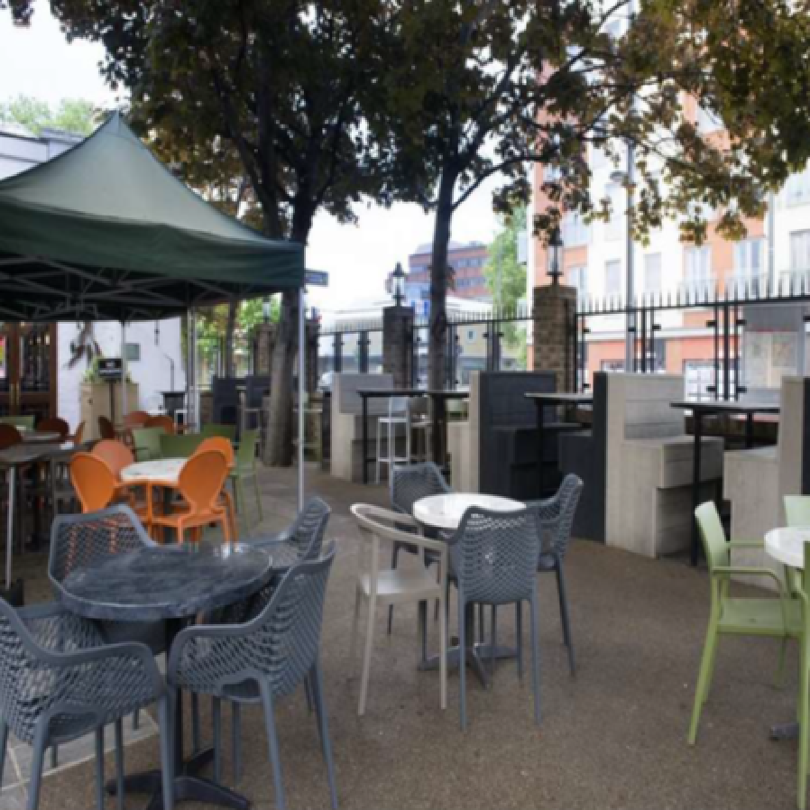 JOHN WEATHERSPOON AND TOBY CARVEY PUBLIC HOUSES Projects by Curryhills Construction